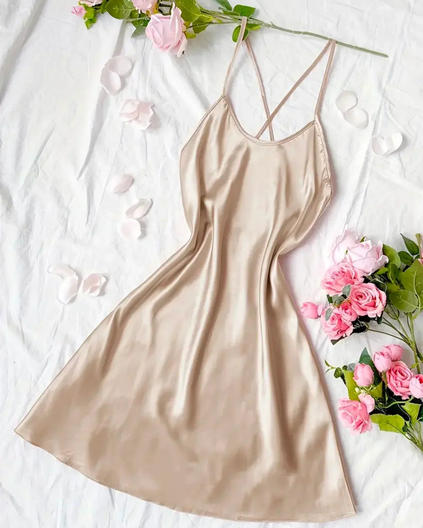 Satijnen dames nachtjurk met verstelbare bandjes – LUNÉA SILKSLIP - Glamorix