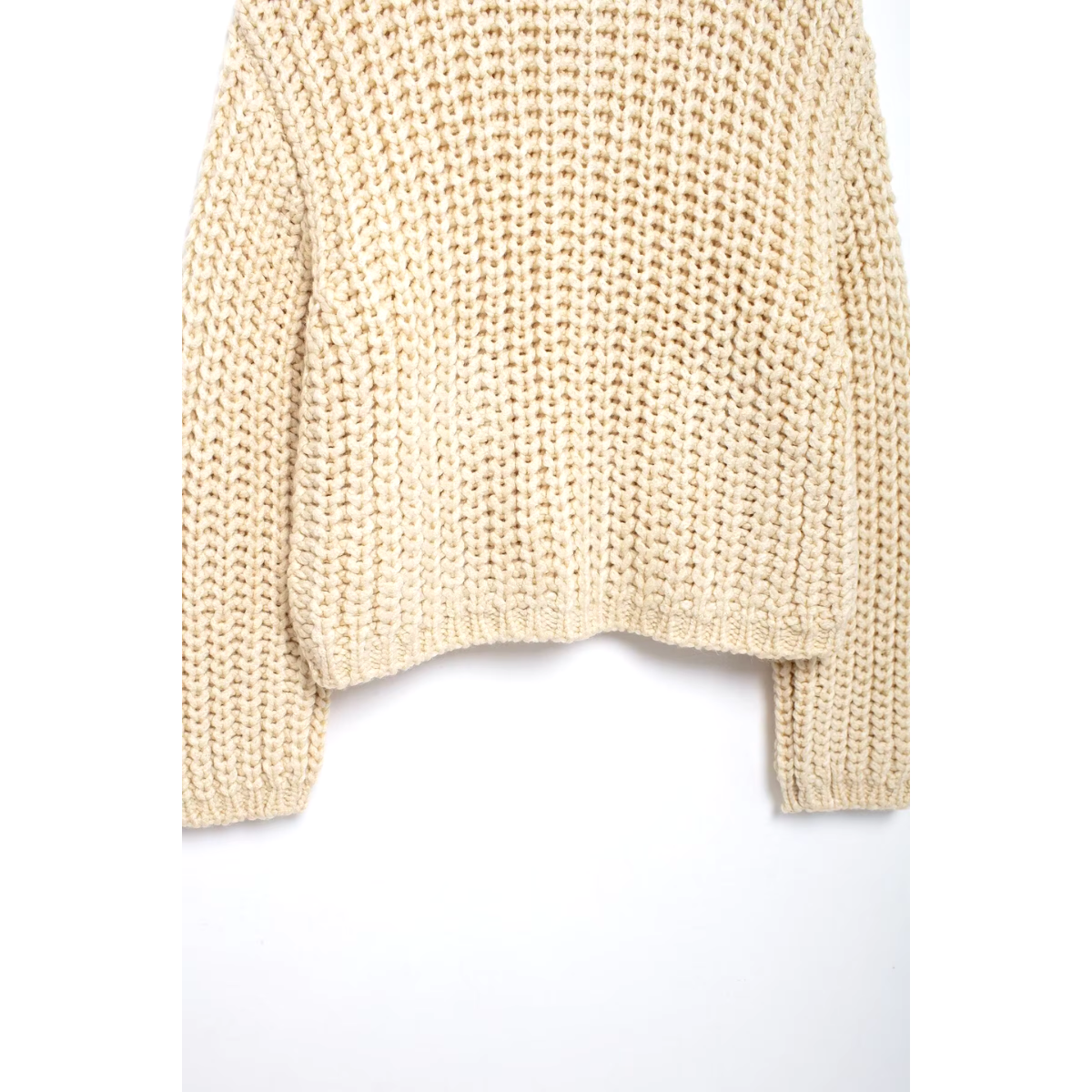 SOFIA - Beige gebreid vest met knopen en mandarin kraag