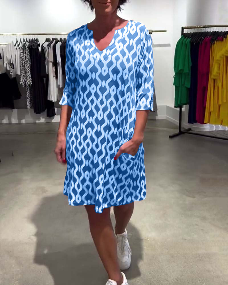 Zomerjurk met grafische print en V-hals voor dames – NOYA GRAPHIC - Glamorix