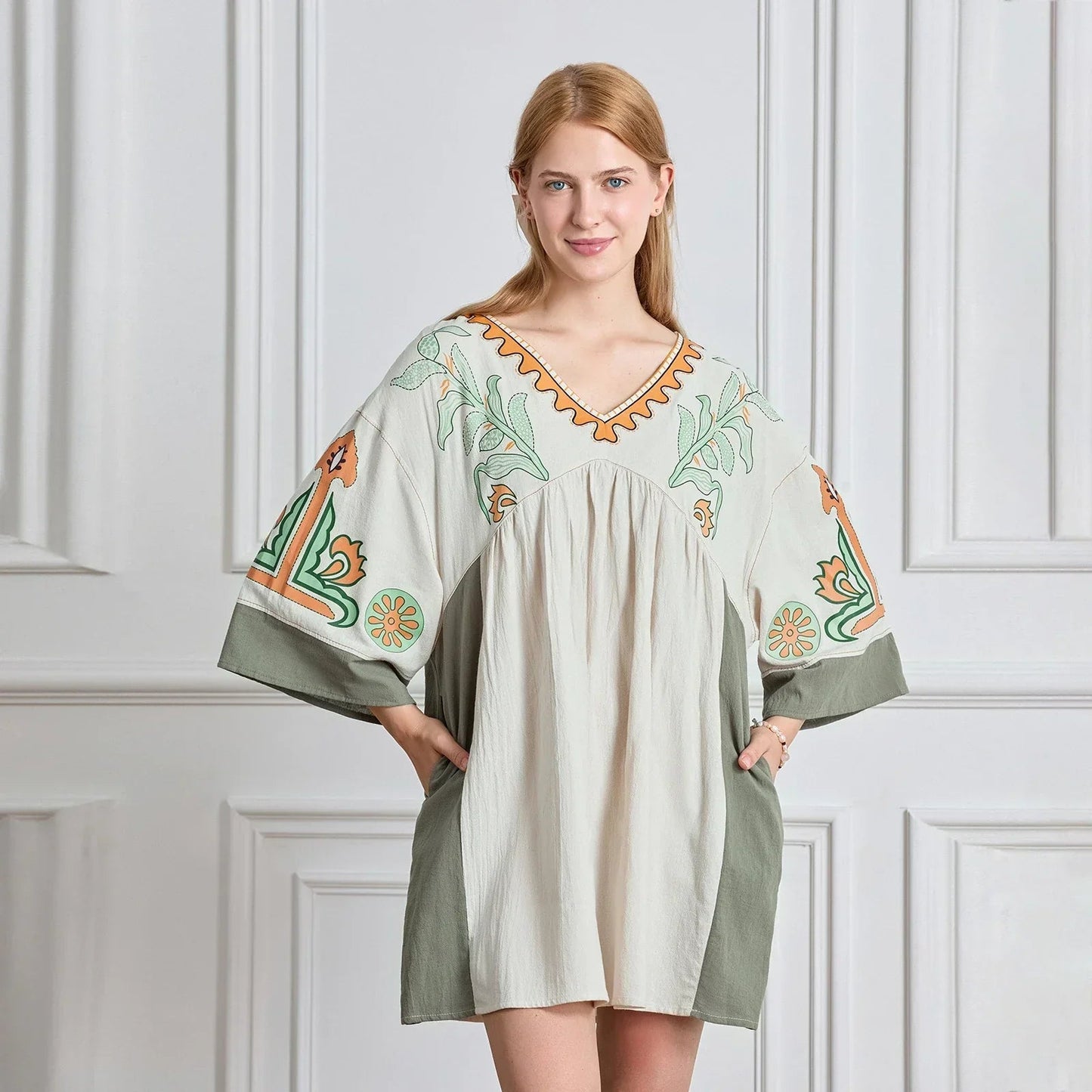 Dames tuniekjurk met V-hals en geborduurde details – ISLA BOHO - Glamorix
