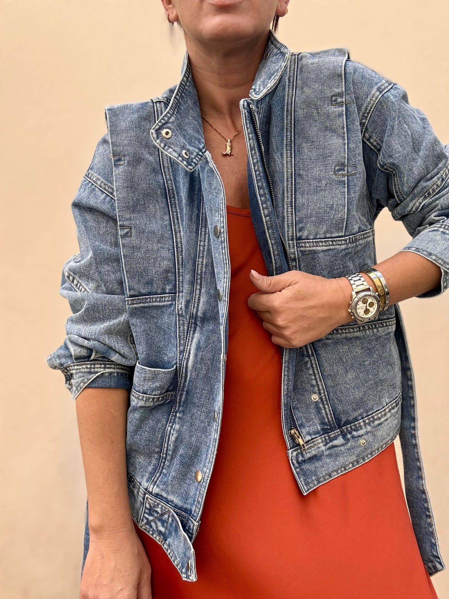 Getailleerde dames spijkerjas met ceintuur en stoere uitstraling – DENIA BELT - Glamorix