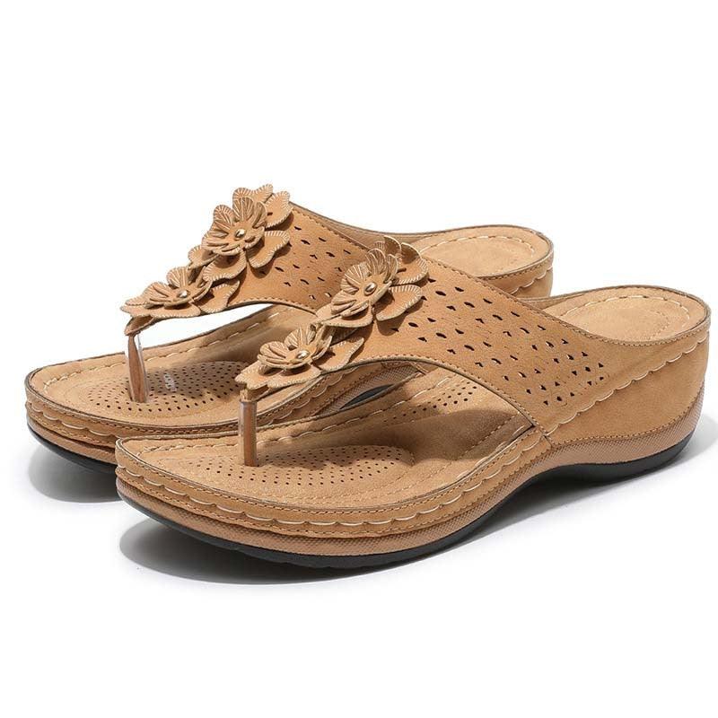 Comfortabele sandalen met sleehak en bloemdetails – FioraRise - Glamorix