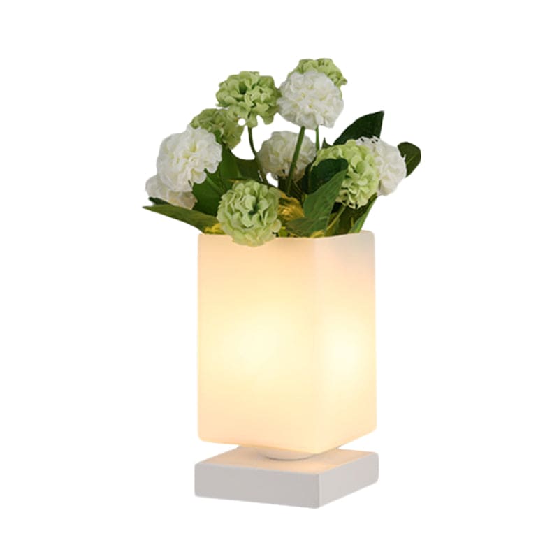 https://www.selzar.nl/products/luna-elegant-art-deco-glazen-nachtlamp-voor-een-romantische-slaapkamersfeer