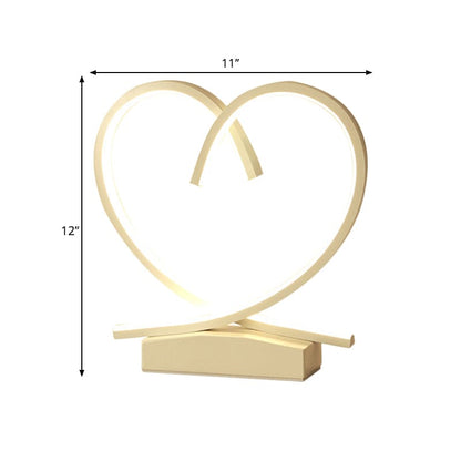 LOVETREE - Houten nachtkastje met liefdevol hartdesign