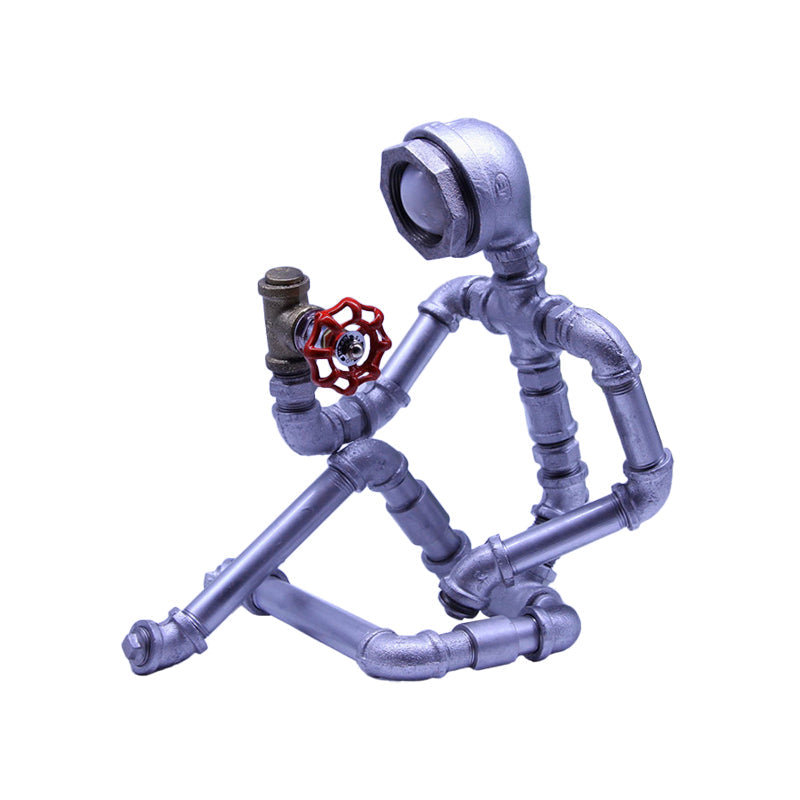 IRONMANIA - Industrieel nachtlampje in de vorm van een ijzeren pijpman