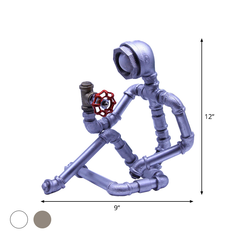 IRONMANIA - Industrieel nachtlampje in de vorm van een ijzeren pijpman