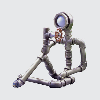 IRONMANIA - Industrieel nachtlampje in de vorm van een ijzeren pijpman