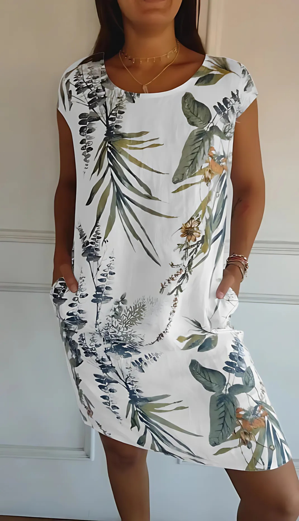 LUNARA – Comfortabele damesjurk met ronde hals en moeiteloze elegantie