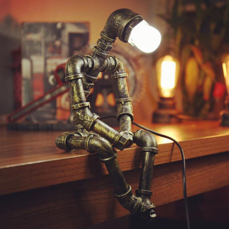 METABOT - Stoere robotlamp van ijzer met industrieel design