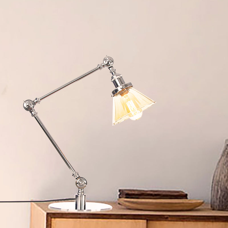 LUMICLEAR - Kegelvormige glazen tafellamp met elegante uitstraling