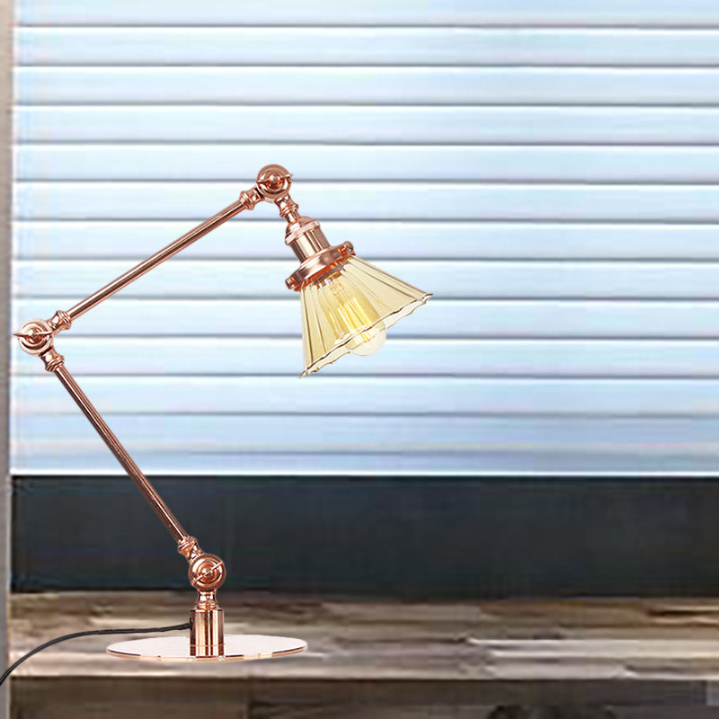 LUMICLEAR - Kegelvormige glazen tafellamp met elegante uitstraling