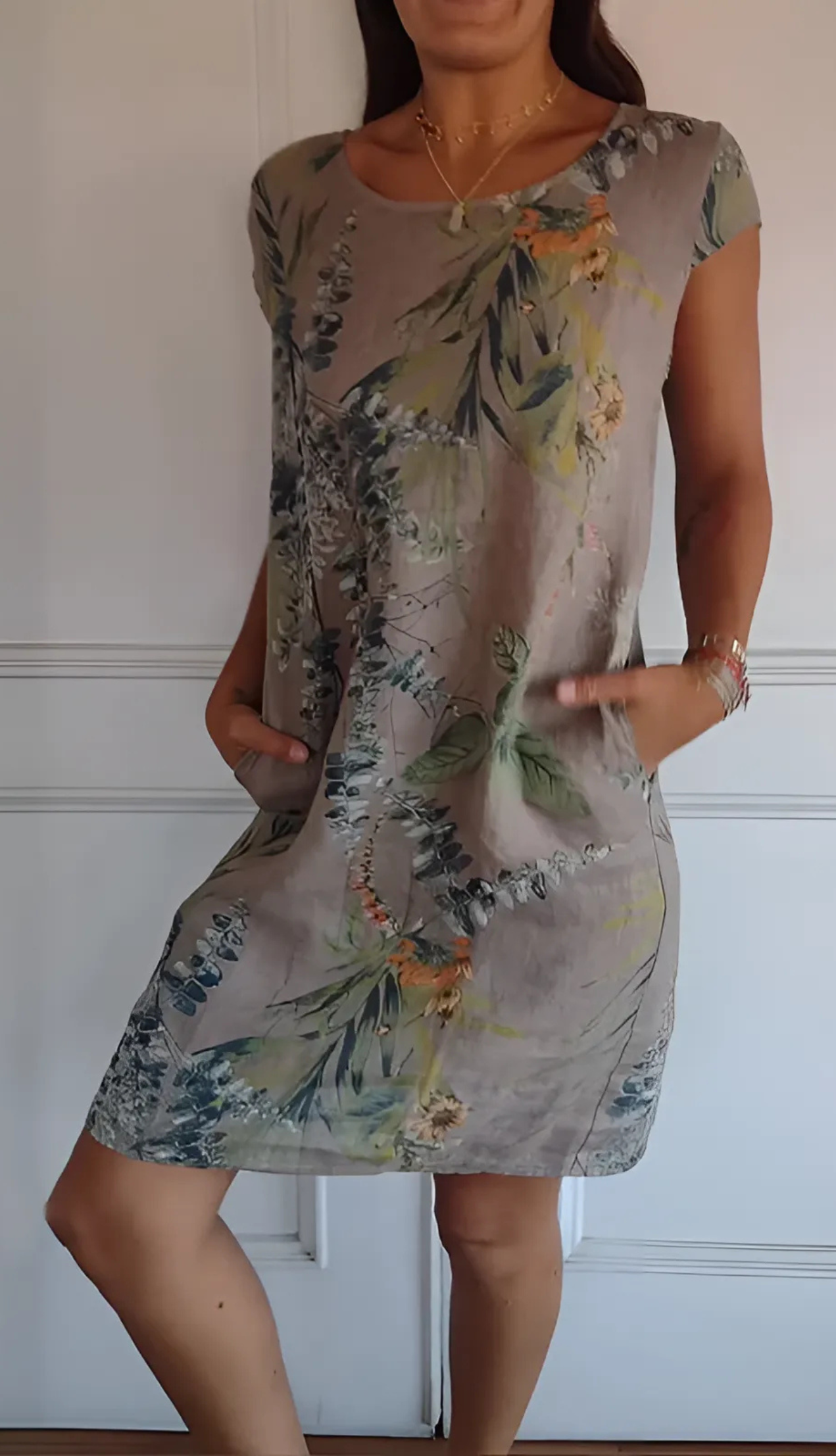 LUNARA – Comfortabele damesjurk met ronde hals en moeiteloze elegantie