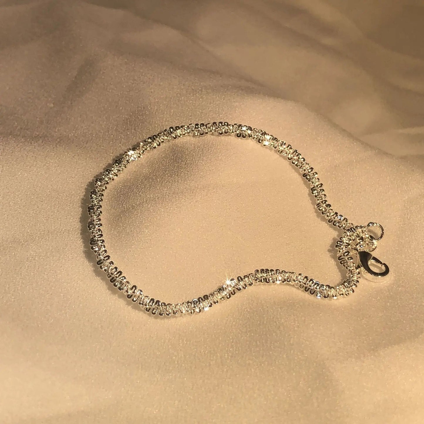 LIVIA - Minimalistische glanzende kettingarmband