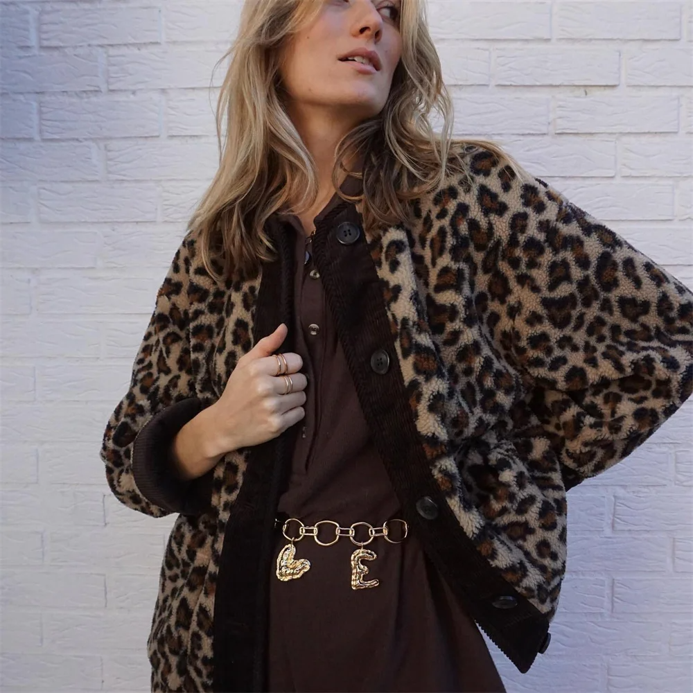 LAYLA - Luipaard fleece jas met knoopsluiting