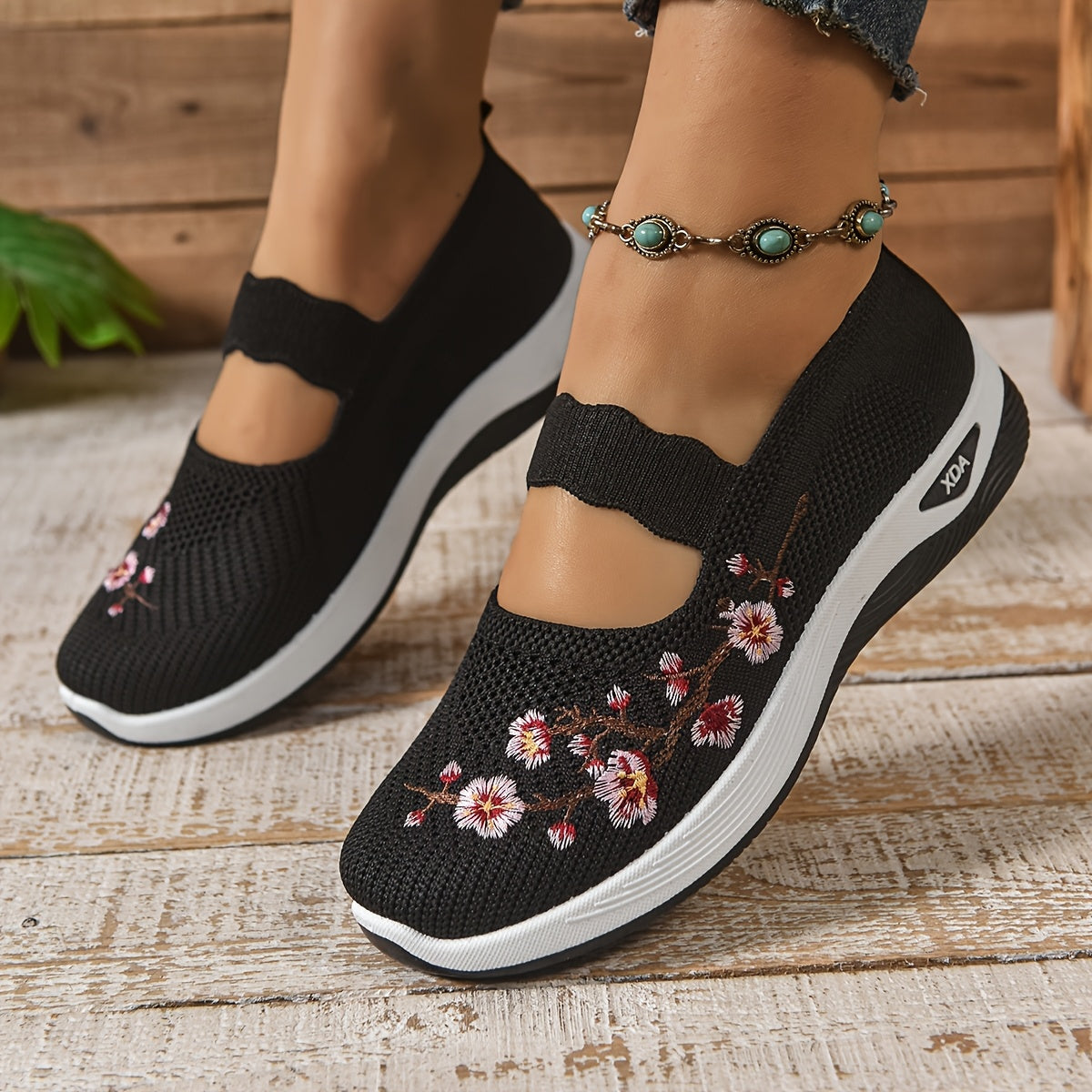 Comfortabele dames instapschoenen met bloemenborduursel en verhoogde zool – FLORÉLIA STEP - Glamorix