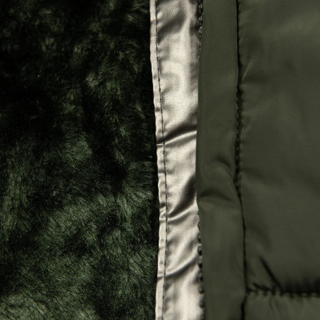 Waterdichte winterjas met lange slanke pasvorm en imitatiebont kraag geschikt voor dames – AURION - Glamorix