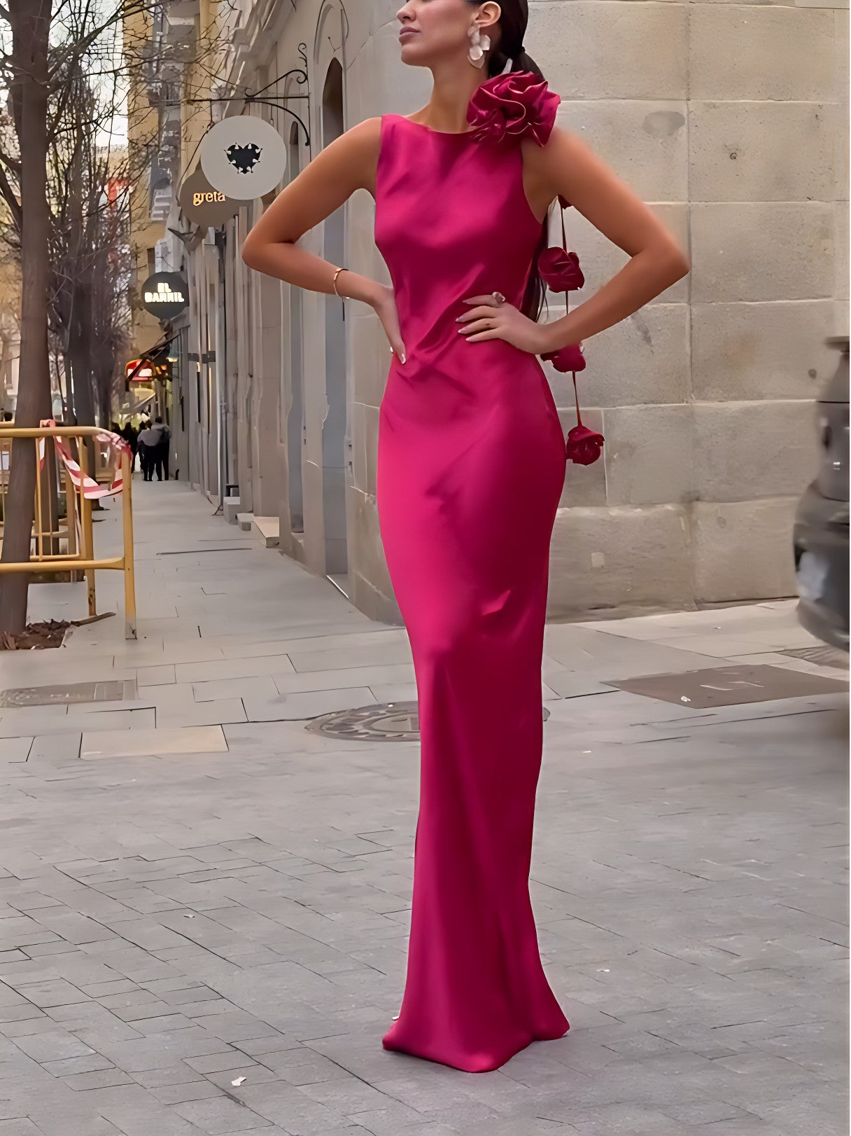 Lange avondjurk met bloemendetail en elegante pasvorm – VIOLETTA ROSE - Glamorix