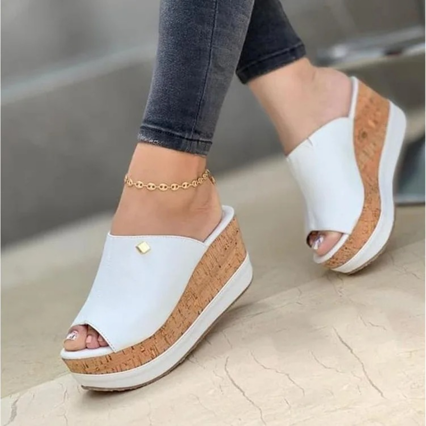 Open dames sandalen met sleehak en comfortabele pasvorm – Elvéa SkyLift - Glamorix