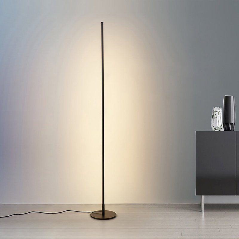 Moderne LED staande lamp met draadloze bediening en sfeervolle verlichting – LUMAVIA GlowTower - Glamorix