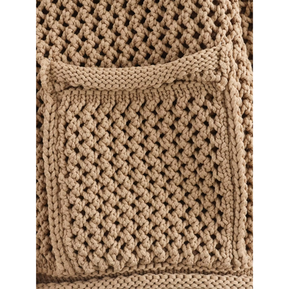 ISLA - Kaki gebreid vest met knopen en tijdloze charme