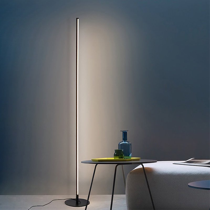 Moderne LED staande lamp met draadloze bediening en sfeervolle verlichting – LUMAVIA GlowTower - Glamorix