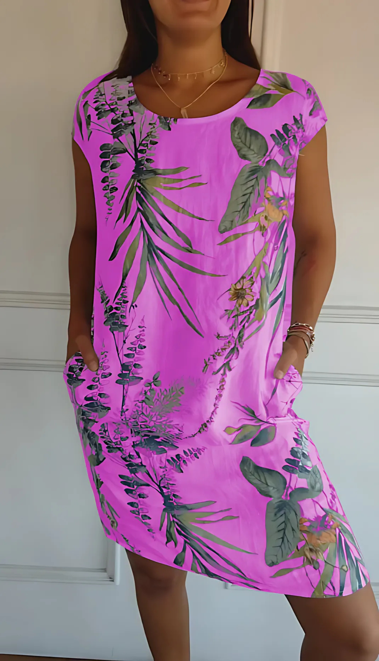 LUNARA – Comfortabele damesjurk met ronde hals en moeiteloze elegantie