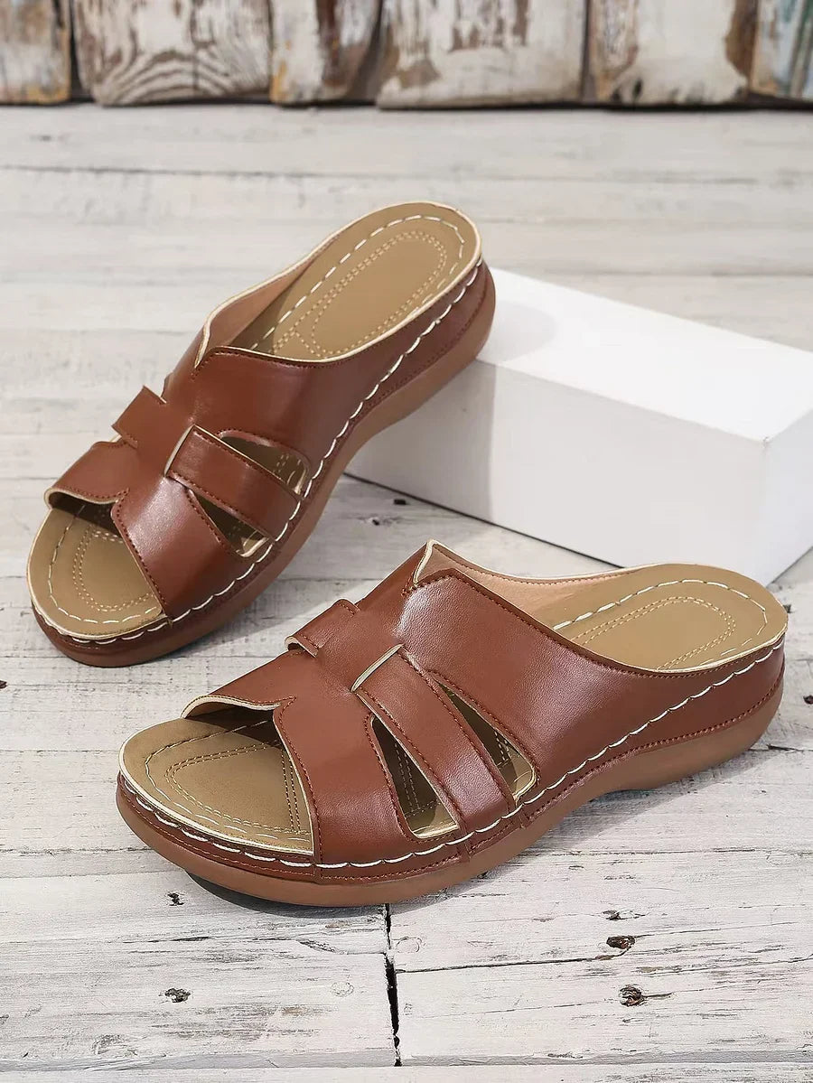 Stijlvolle dames slippers met uitgesneden band en comfortabele pasvorm – LUNAYA SLIDE - Glamorix