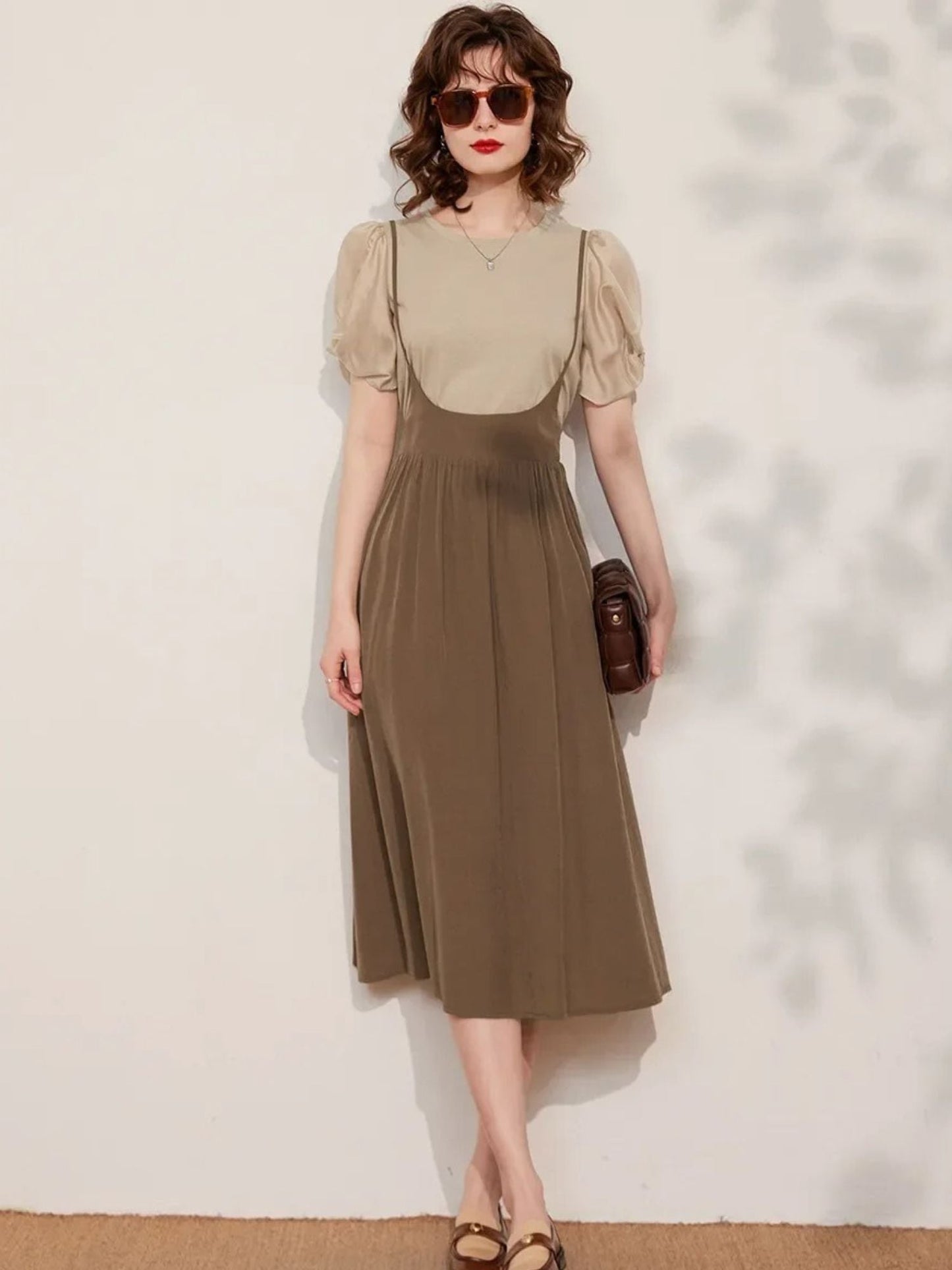 Twee-delige dames set met pofmouwtop en midirok met strikbandjes – AMARA SET - Glamorix