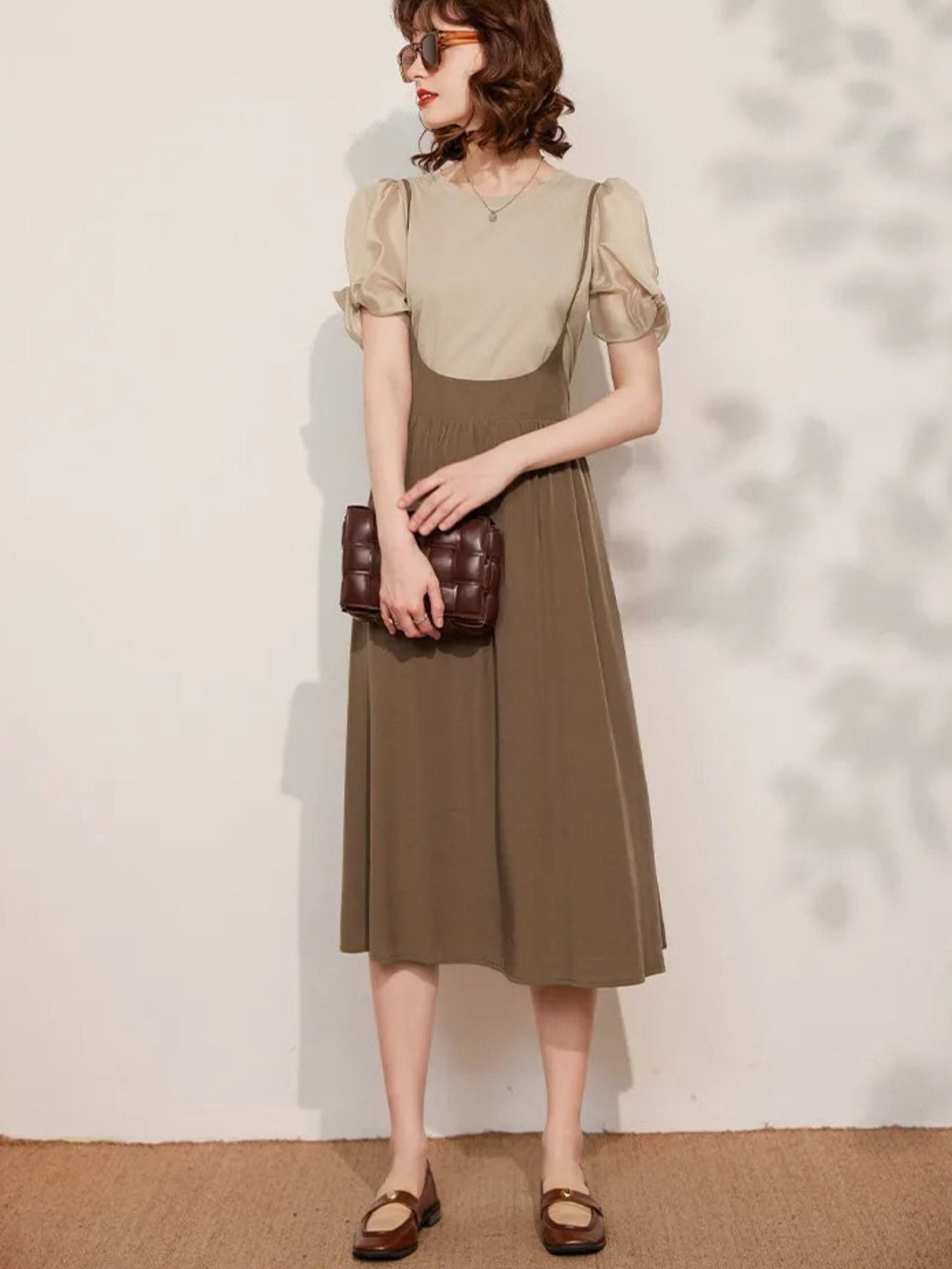 Twee-delige dames set met pofmouwtop en midirok met strikbandjes – AMARA SET - Glamorix