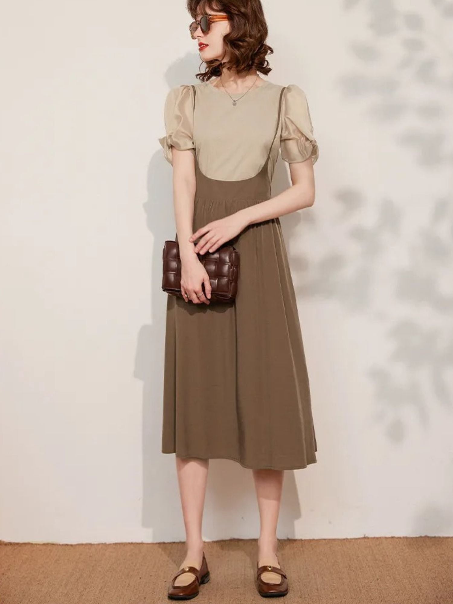 Twee-delige dames set met pofmouwtop en midirok met strikbandjes – AMARA SET - Glamorix