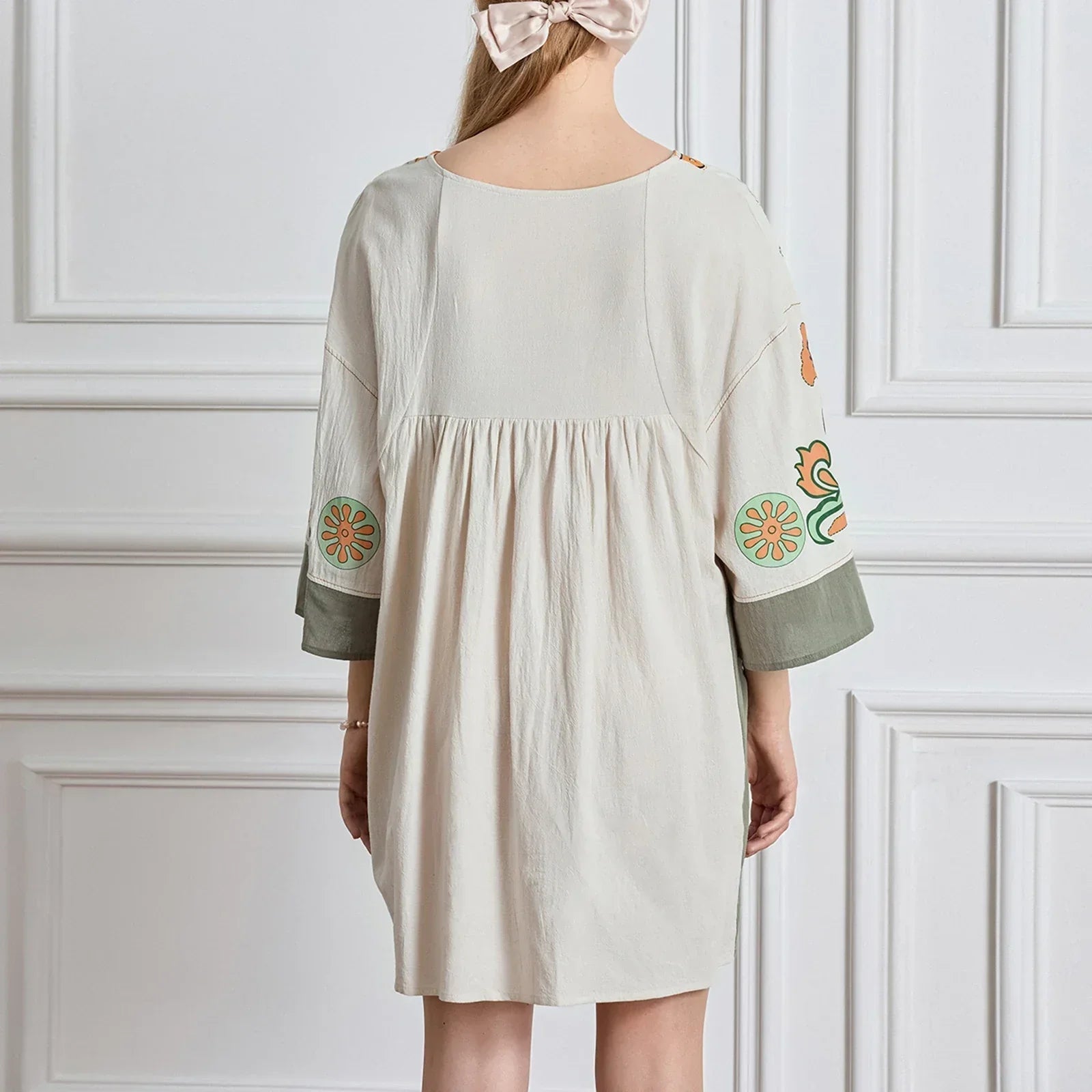 Dames tuniekjurk met V-hals en geborduurde details – ISLA BOHO - Glamorix