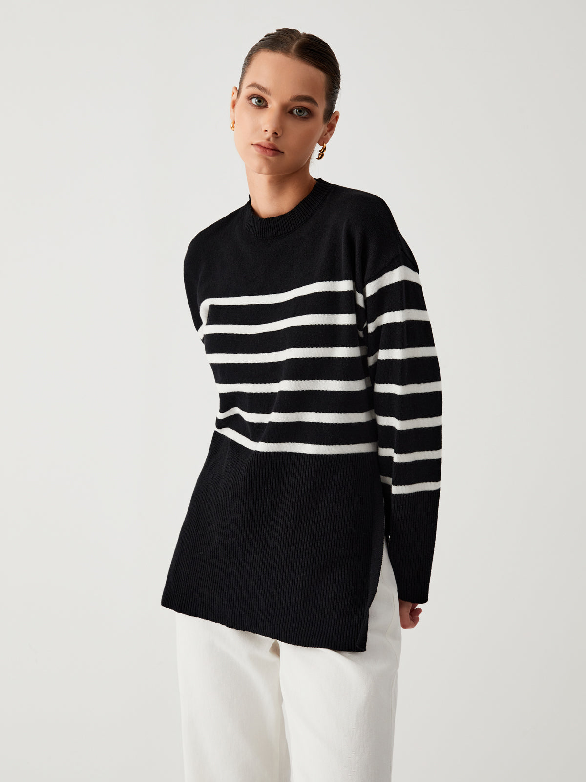 LEVI – Casual gestreepte trui met zijsplitten voor een moderne look
