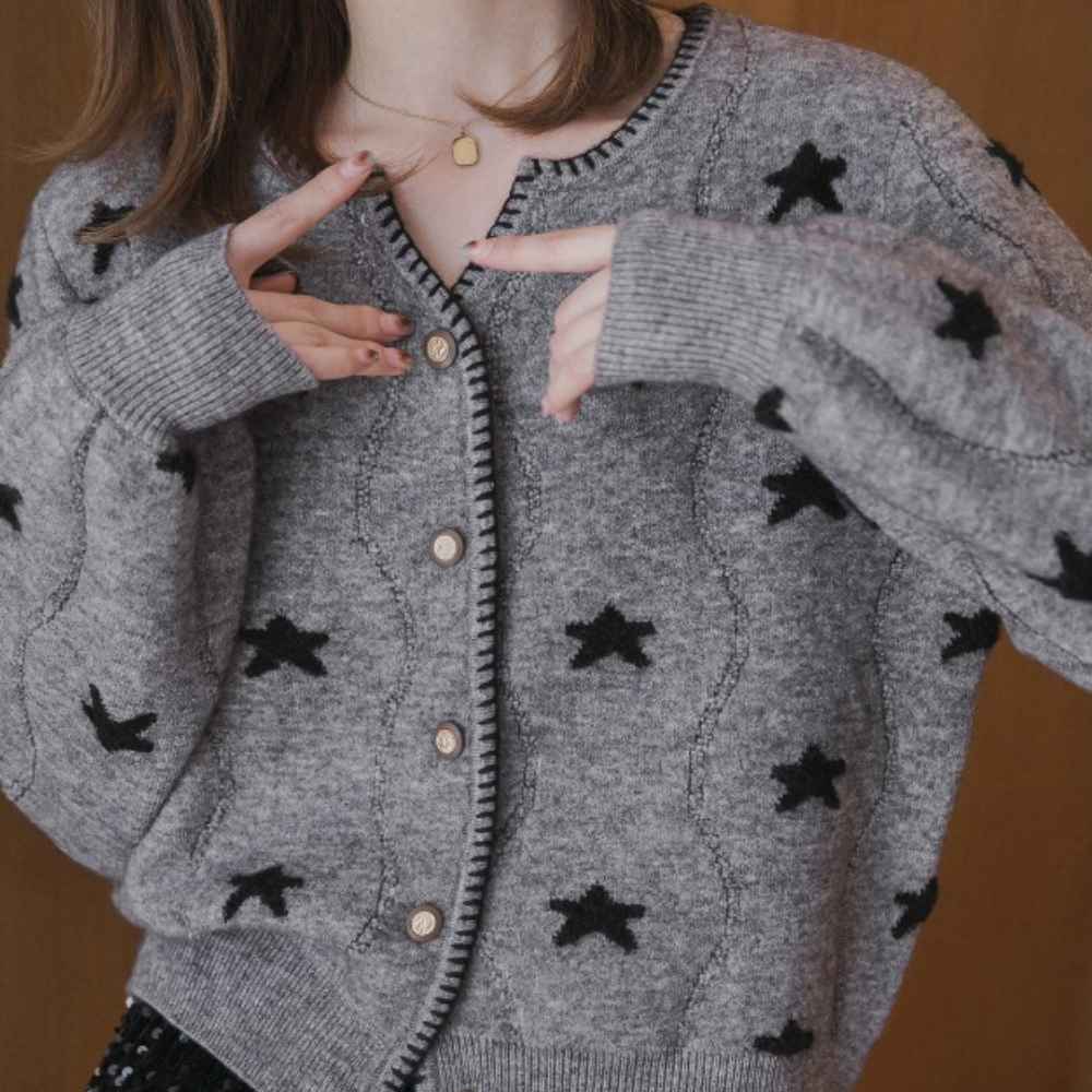 Gebreid damesvest met knoopsluiting en zachte pasvorm – NUALA - Glamorix