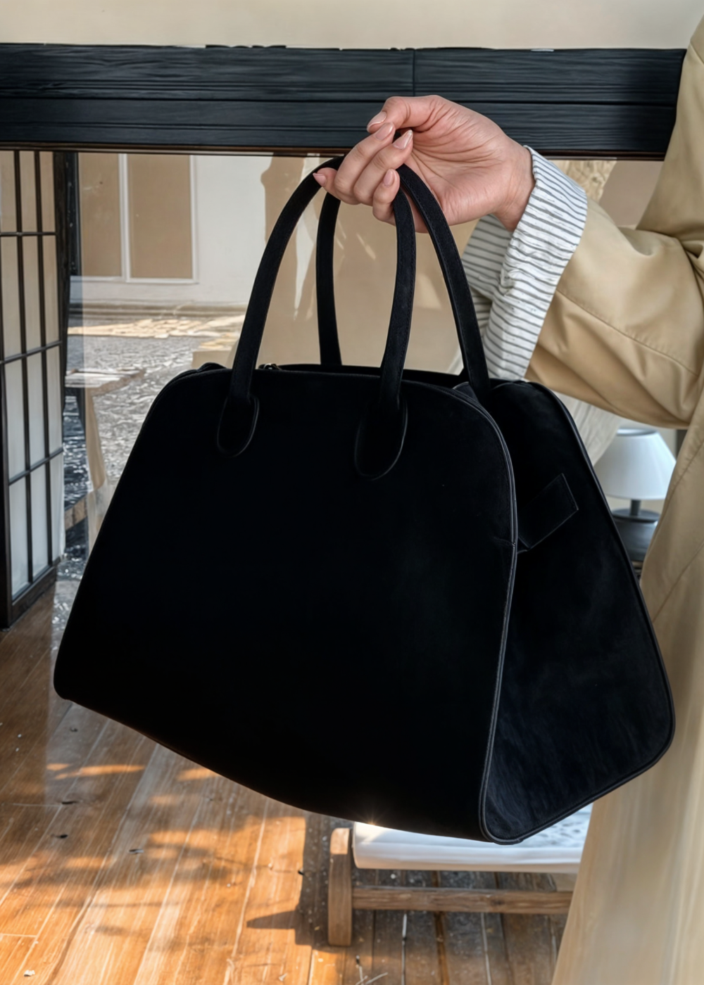 SERENA - Ruime gestructureerde handtas met elegante vorm