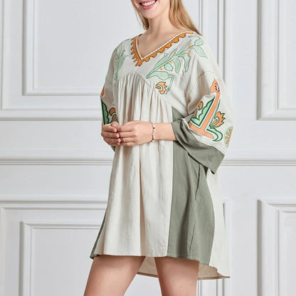 Dames tuniekjurk met V-hals en geborduurde details – ISLA BOHO - Glamorix