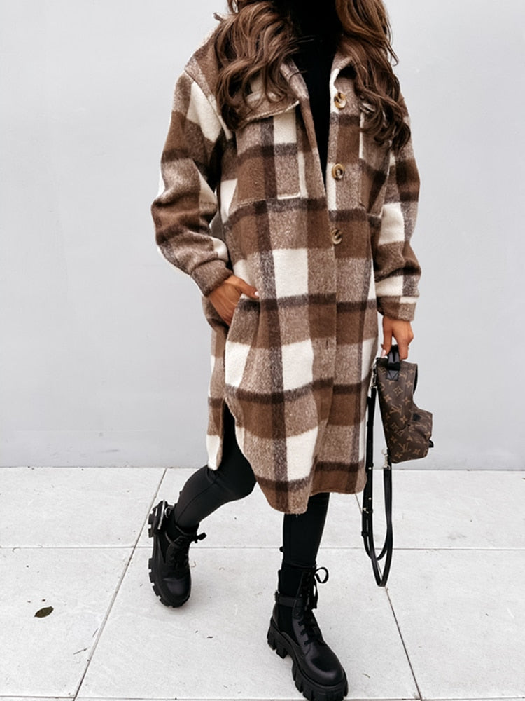 CLAUDIA - Oversized geruite damesjas met een tijdloze uitstraling