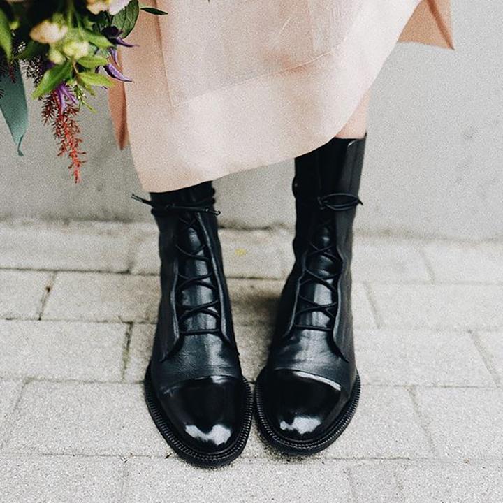 SOFIA - Leren dameslaarzen met veters en tijdloze elegantie