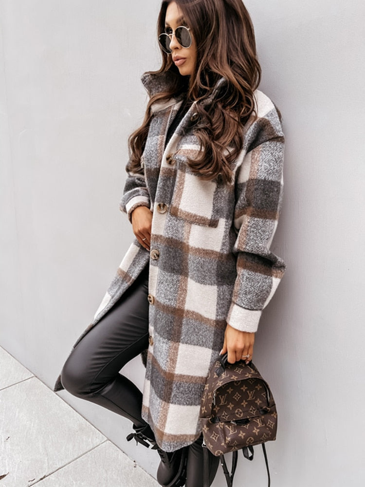CLAUDIA - Oversized geruite damesjas met een tijdloze uitstraling