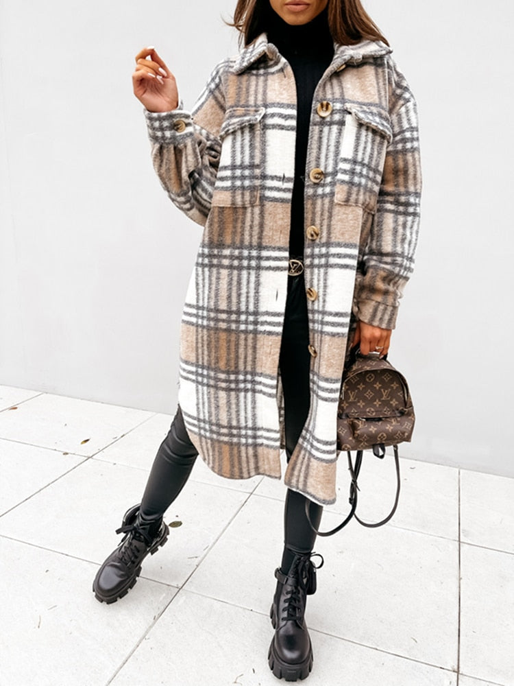 CLAUDIA - Oversized geruite damesjas met een tijdloze uitstraling