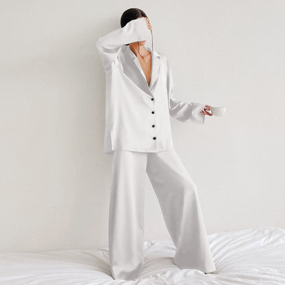 Oversized satijnen dames pyjamaset met luxe uitstraling – BELVA NOIR - Glamorix