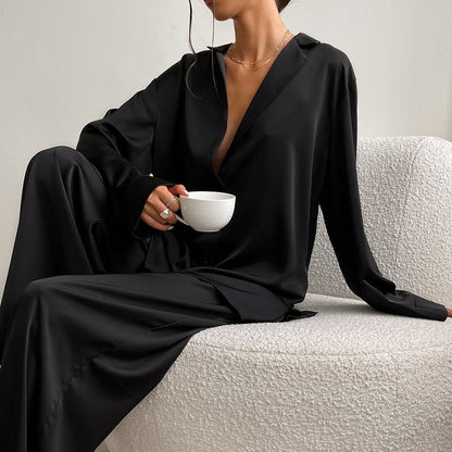 Oversized satijnen dames pyjamaset met luxe uitstraling – BELVA NOIR - Glamorix