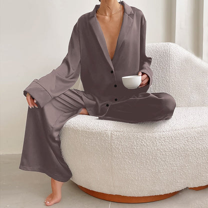 Oversized satijnen dames pyjamaset met luxe uitstraling – BELVA NOIR - Glamorix