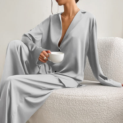 Oversized satijnen dames pyjamaset met luxe uitstraling – BELVA NOIR - Glamorix