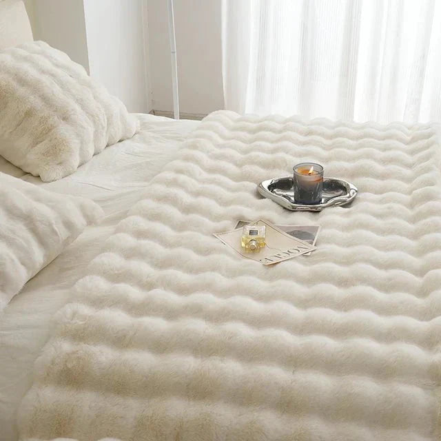 COSIMA – Comfortabele deken van imitatie konijnenbont