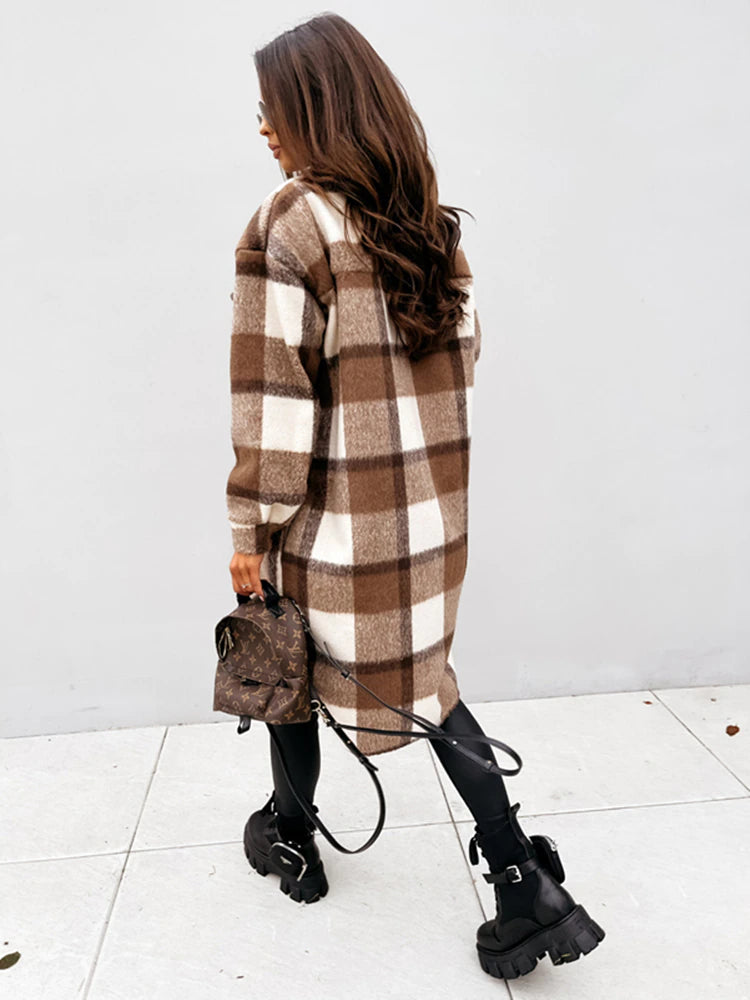CLAUDIA - Oversized geruite damesjas met een tijdloze uitstraling