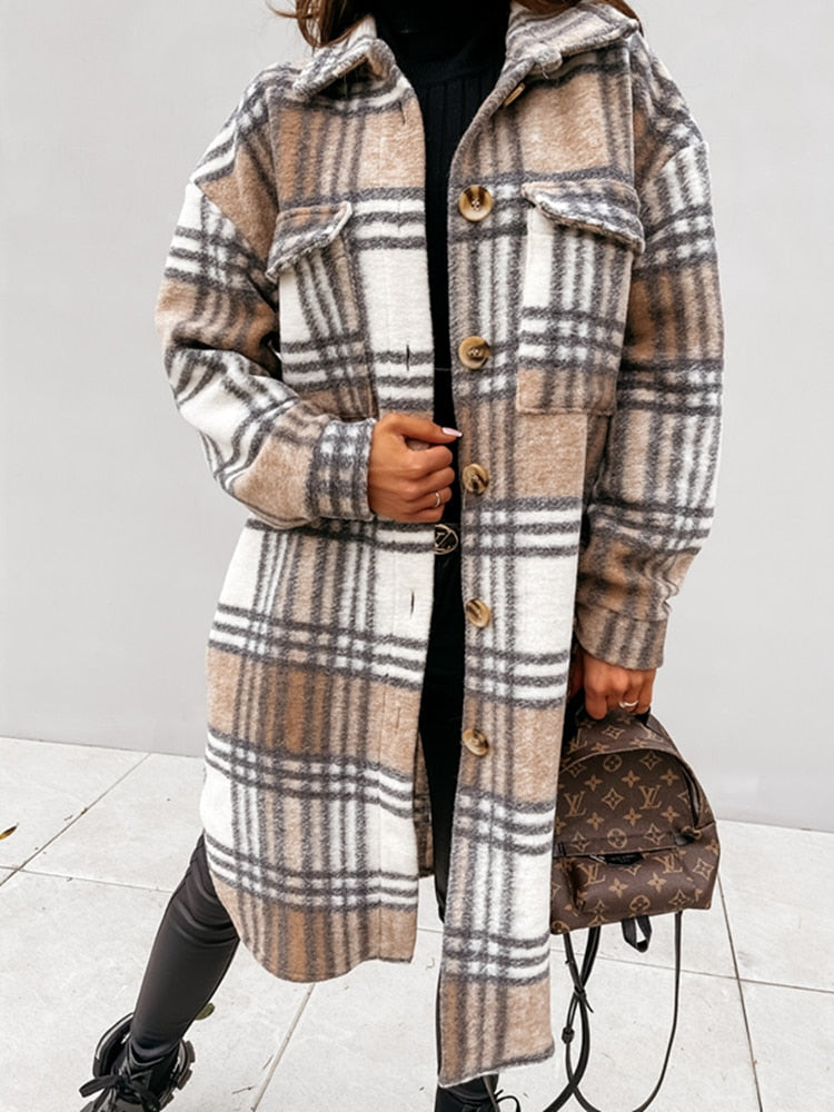 CLAUDIA - Oversized geruite damesjas met een tijdloze uitstraling
