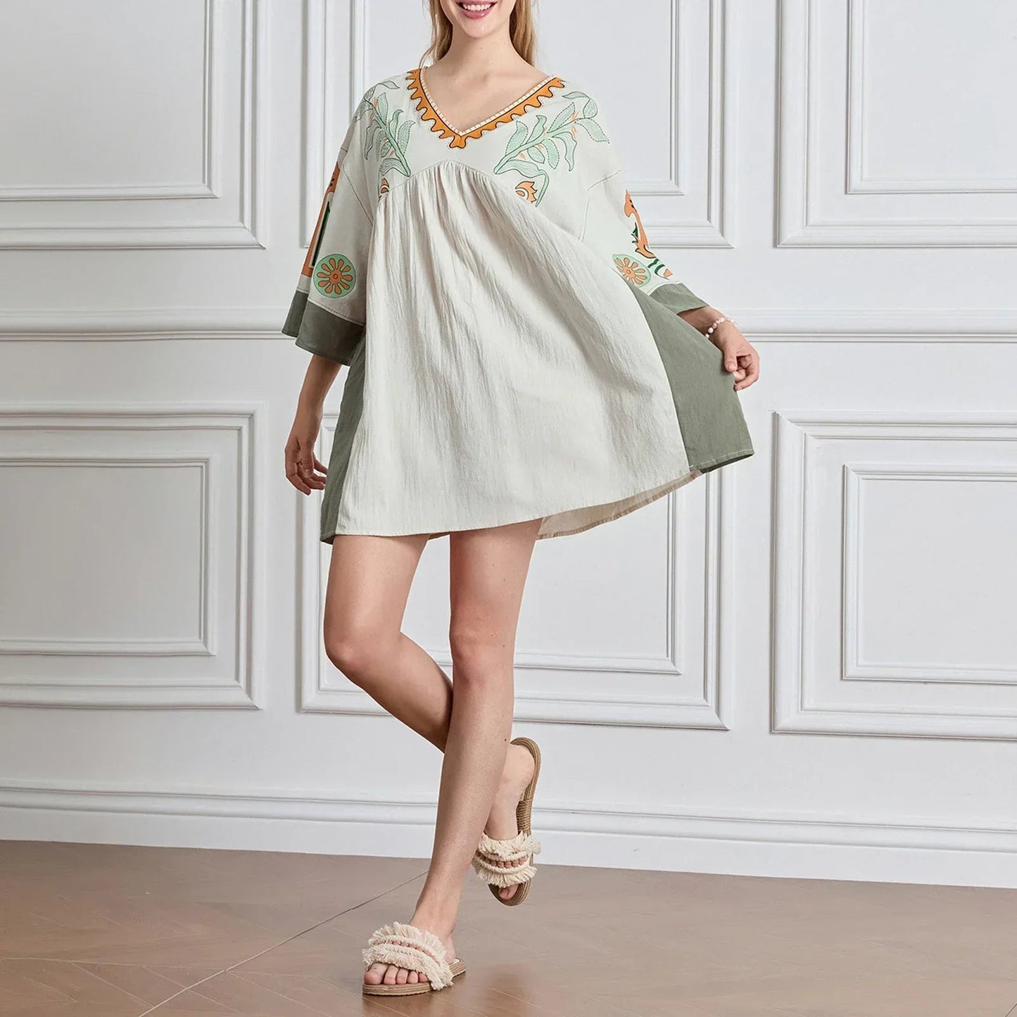 Dames tuniekjurk met V-hals en geborduurde details – ISLA BOHO - Glamorix