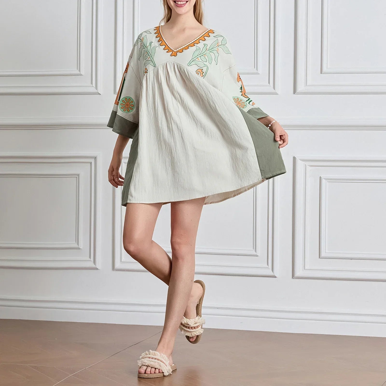 Dames tuniekjurk met V-hals en geborduurde details – ISLA BOHO - Glamorix