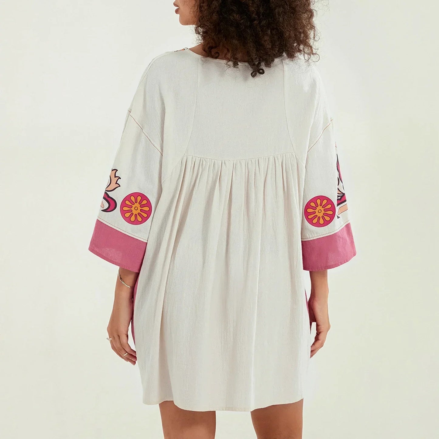 Dames tuniekjurk met V-hals en geborduurde details – ISLA BOHO - Glamorix