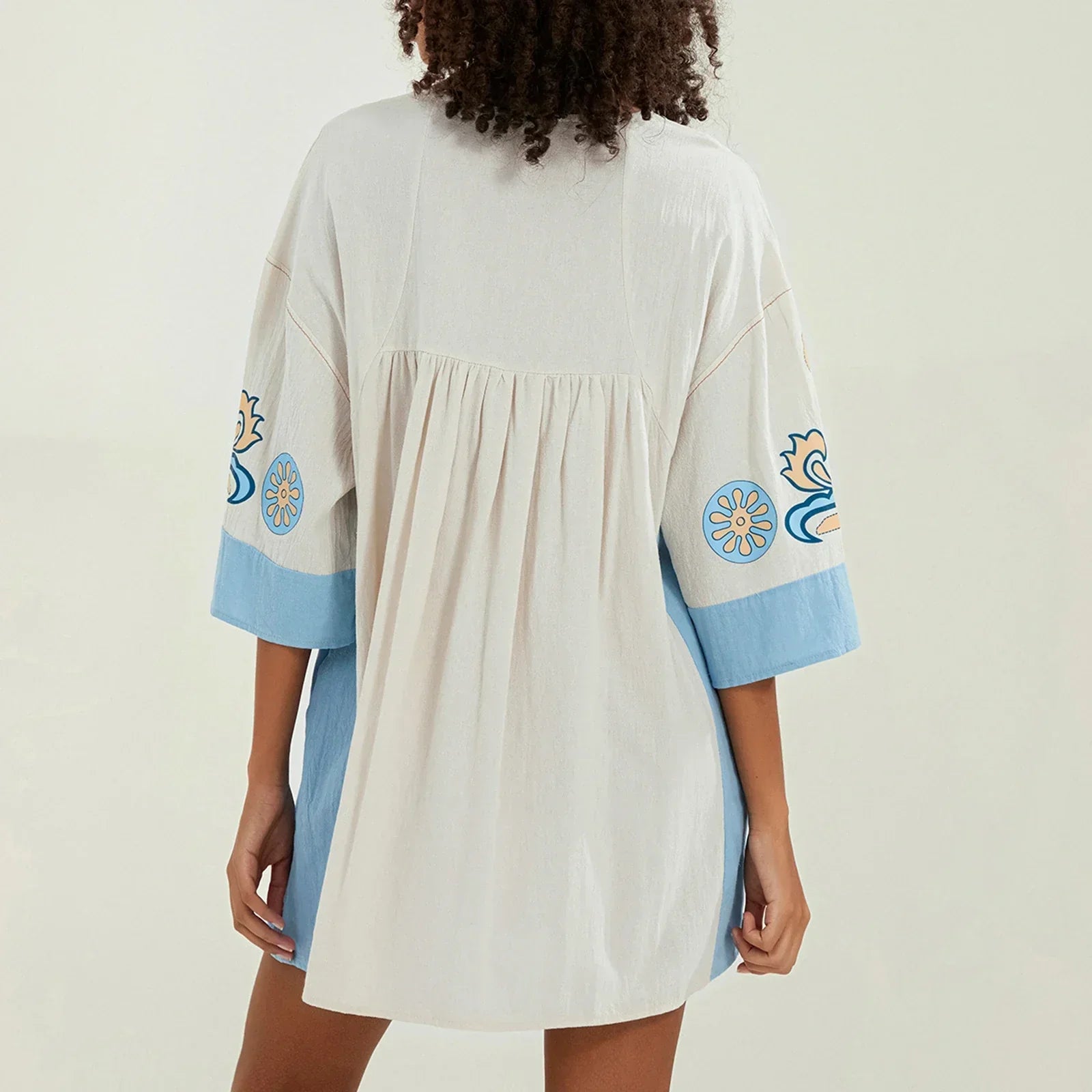 Dames tuniekjurk met V-hals en geborduurde details – ISLA BOHO - Glamorix